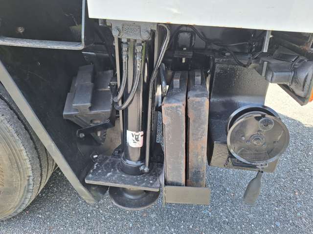 Hino Dutro 11