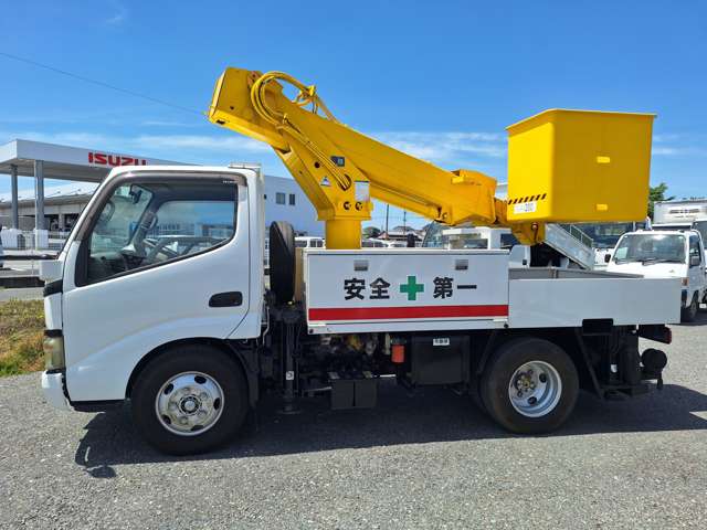 Hino Dutro 4