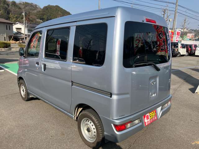 Daihatsu Hijet Cargo 2