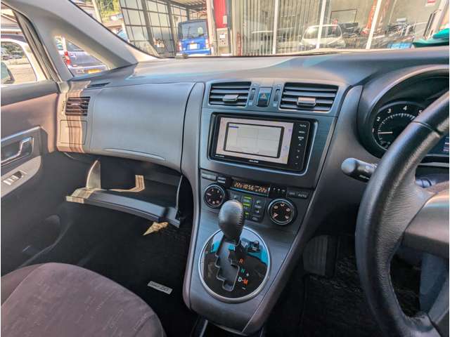 Toyota Mark X ZiO 3