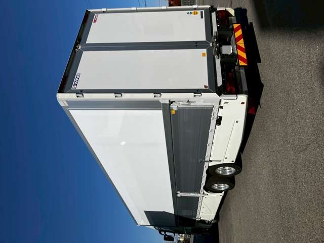 Mitsubishi Fuso Super Great 2