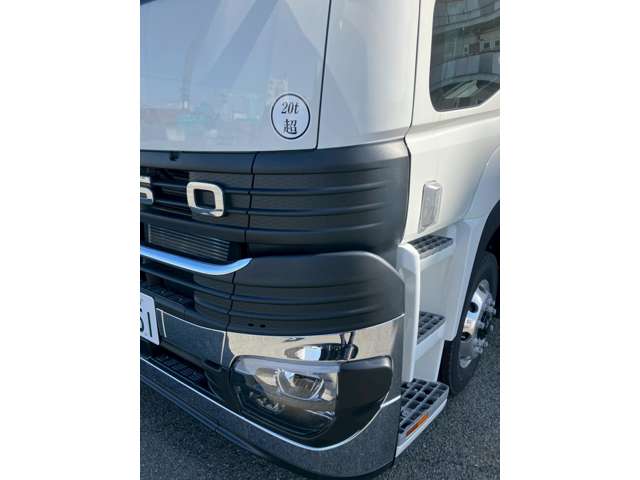 Mitsubishi Fuso Super Great 4