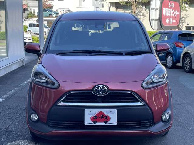Toyota Sienta 4
