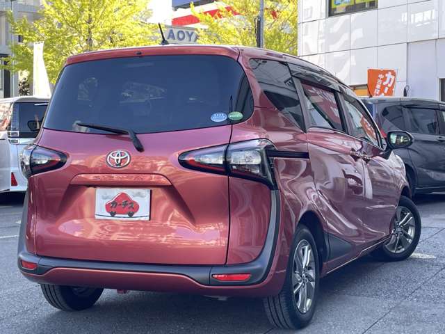 Toyota Sienta 8