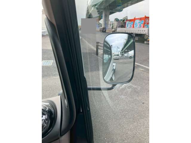 Mitsubishi Fuso Canter 12
