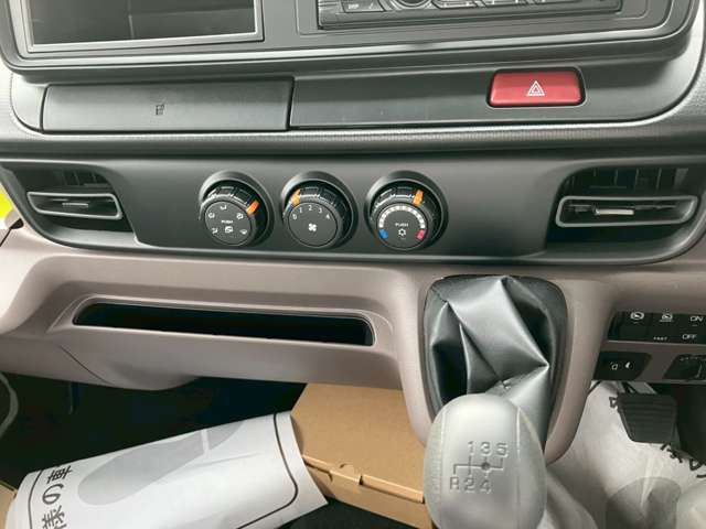 Mitsubishi Fuso Canter 9