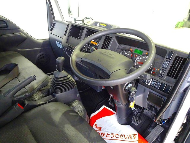 Isuzu Elf 4