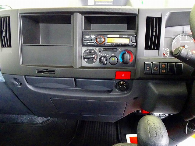 Isuzu Elf 5