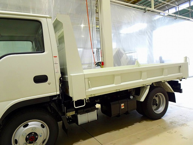 Isuzu Elf 8