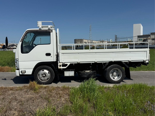 Isuzu Elf 11