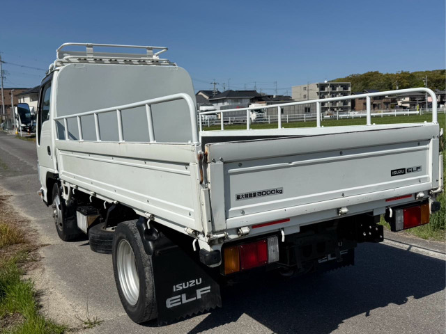 Isuzu Elf 2