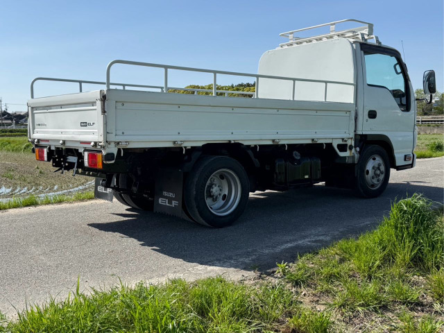Isuzu Elf 4