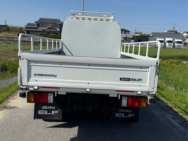 Isuzu Elf 6