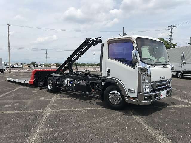 Isuzu Elf 3
