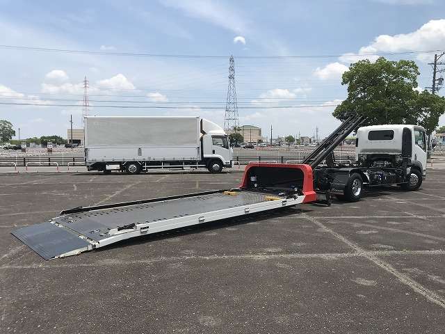 Isuzu Elf 6