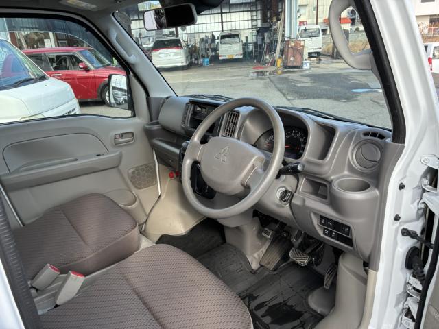 Mitsubishi Minicab Van 9
