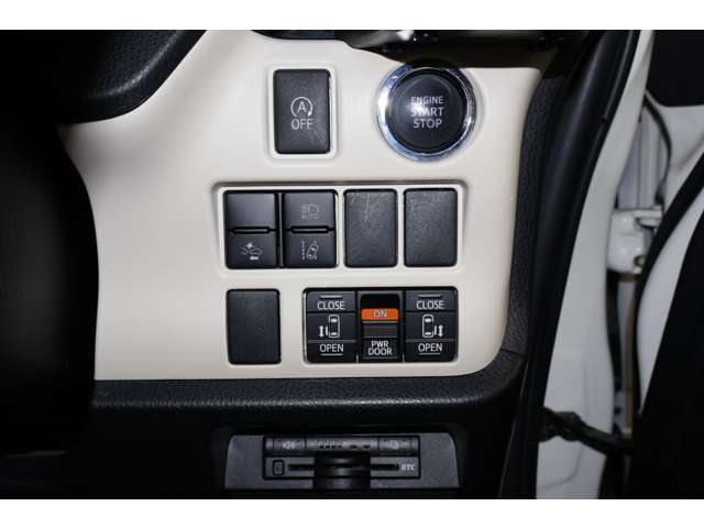 Toyota Noah 11