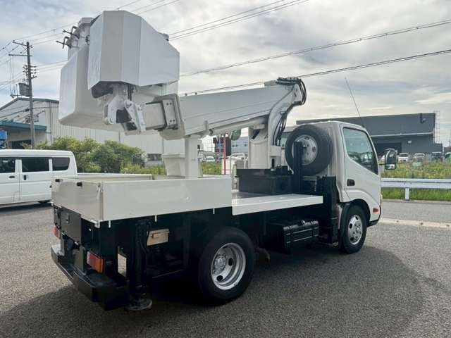 Hino Dutro 11