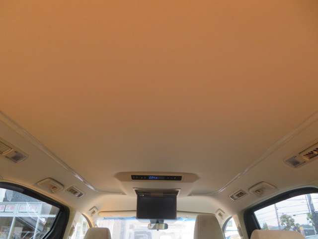 Toyota Alphard 12