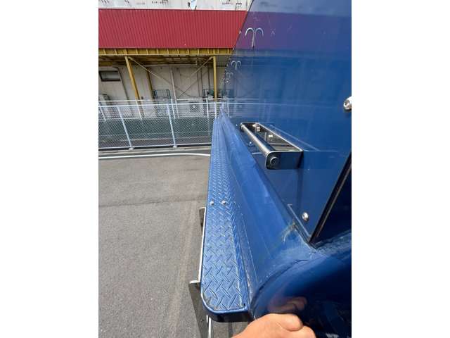Hino Dutro 4