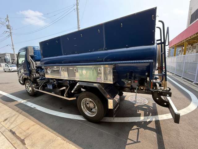 Hino Dutro 8