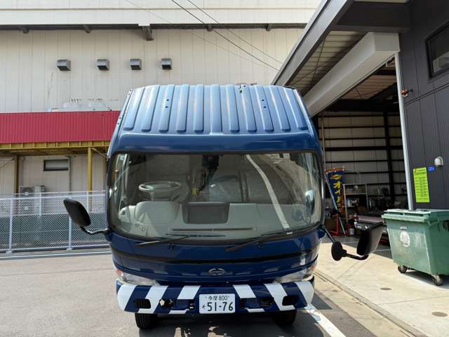 Hino Dutro 9