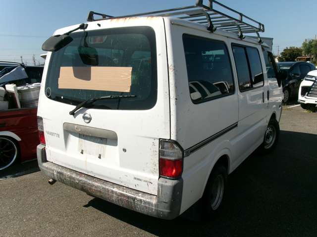 Nissan Vanette 4