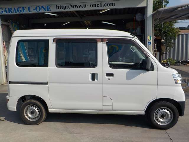 Daihatsu Hijet Cargo 11