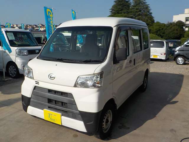 Daihatsu Hijet Cargo 6