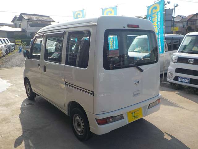 Daihatsu Hijet Cargo 8