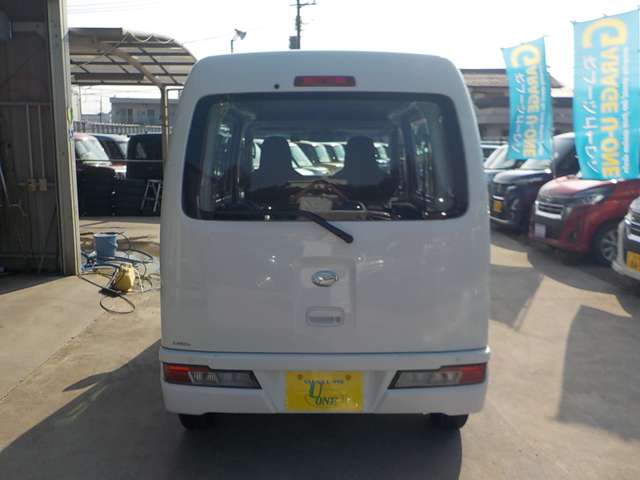 Daihatsu Hijet Cargo 9