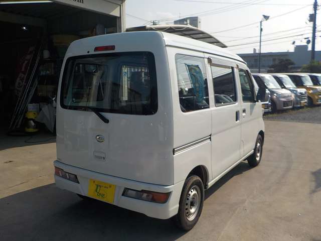 Daihatsu Hijet Cargo 10
