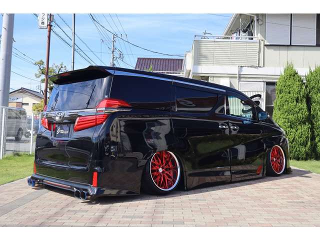 Toyota Vellfire 12