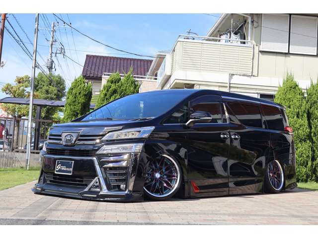 Toyota Vellfire 2