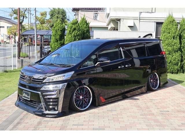 Toyota Vellfire 4