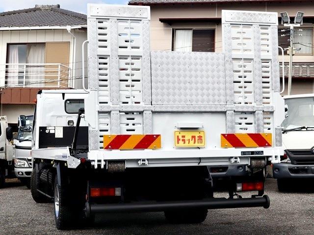 Mitsubishi Fuso Canter 7