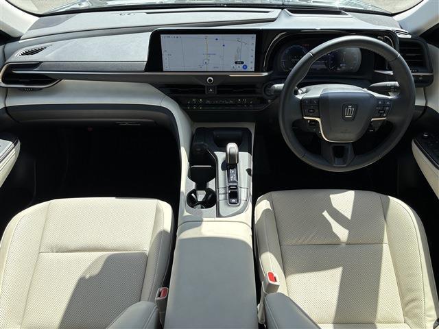 Toyota Crown Crossover 3
