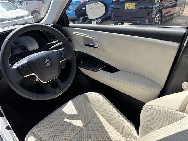 Toyota Crown Crossover 4