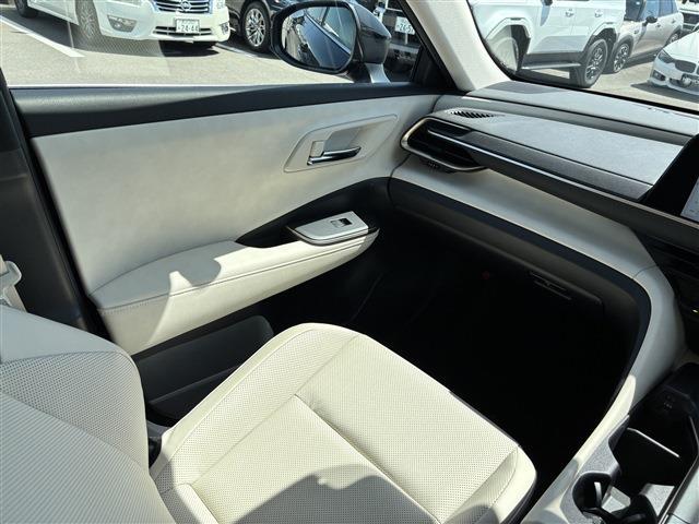 Toyota Crown Crossover 5