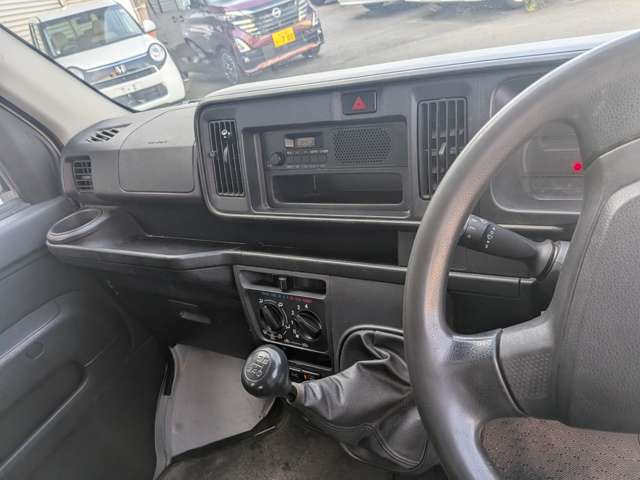 Daihatsu Hijet Cargo 12
