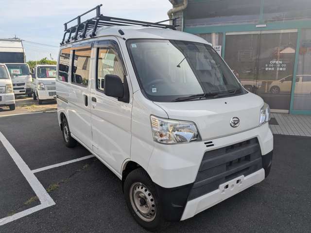 Daihatsu Hijet Cargo 2