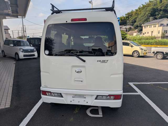Daihatsu Hijet Cargo 5