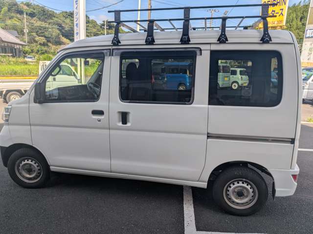 Daihatsu Hijet Cargo 7