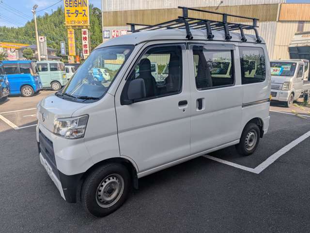 Daihatsu Hijet Cargo 8