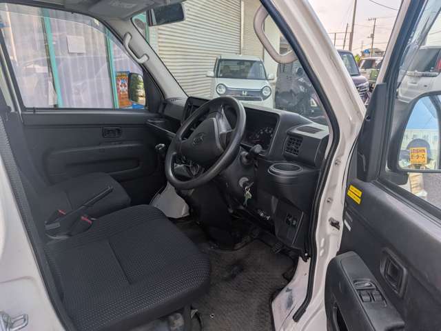 Daihatsu Hijet Cargo 9