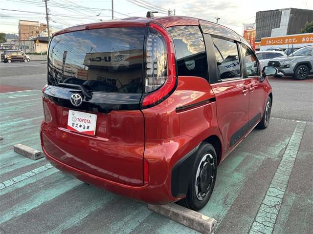 Toyota Sienta 10