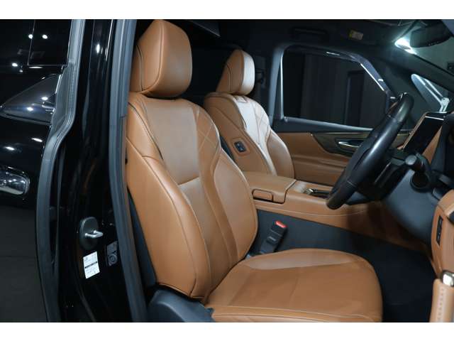 Toyota Vellfire 4