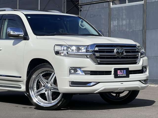 Toyota Land Cruiser 200 9