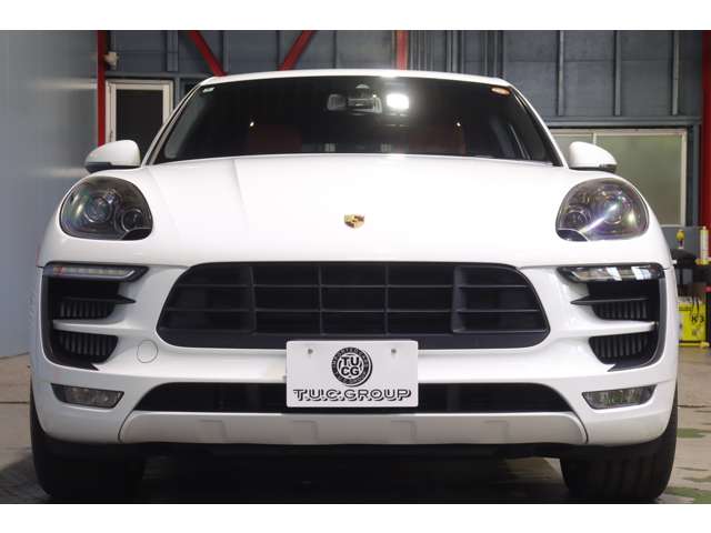 Porsche Macan 8