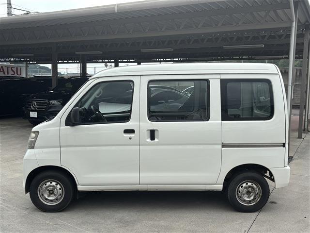 Daihatsu Hijet Cargo 4